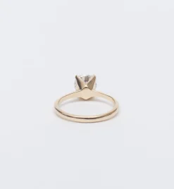 Avens Round Cut Ring