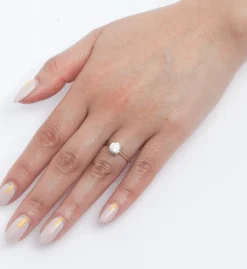 Avens Round Cut Ring