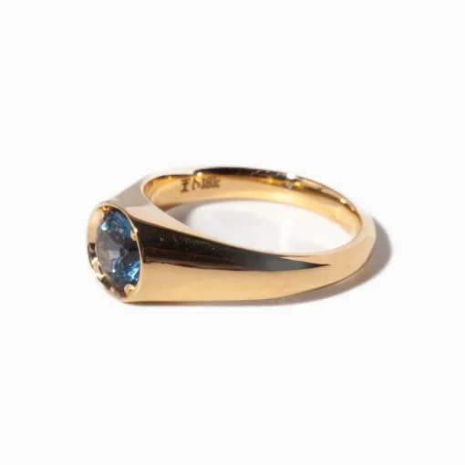 1.08 ct Round Montana Sapphire Reverence Signet Ring