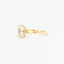 2.50 ct Scissor-cut Diamond Coursiere Ring