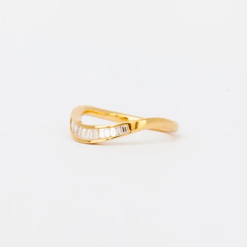 Curved Baguette Diamond Wedding Band