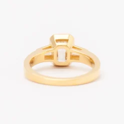 Emerald-cut Ponte Three-Stone Ring