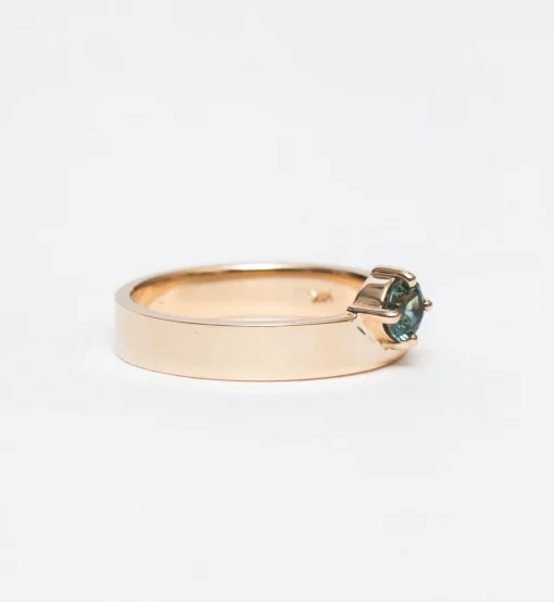 Limited Edition Round Gradient Sapphire Monolith Ring