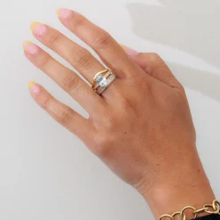 Oval Portico Solitaire