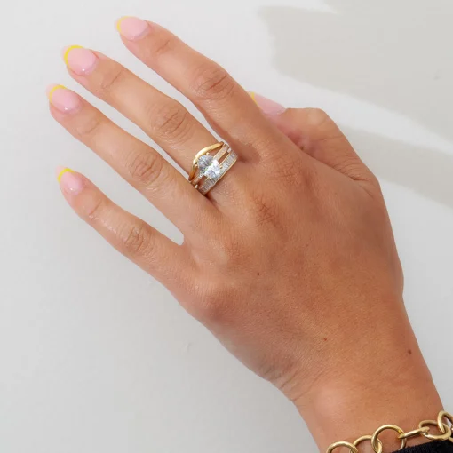 Oval Portico Solitaire
