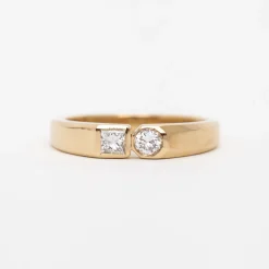 Princess Cut Diamond Dyad Signet Ring