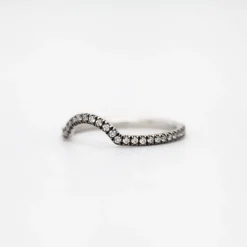 White Diamond Eleonore Pavé Scallop Band