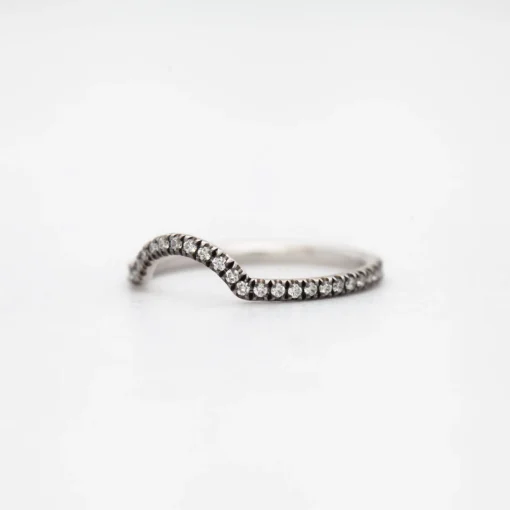 White Diamond Eleonore Pavé Scallop Band