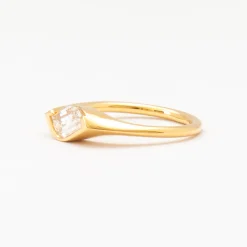 0.90 ct Flame-cut Diamond Ring