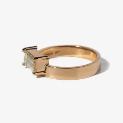 1.03 ct Horizontal Emerald-cut Monolith Ring