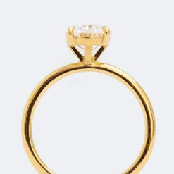 2.00 ct Lab-Grown Oval Coursière Solitaire