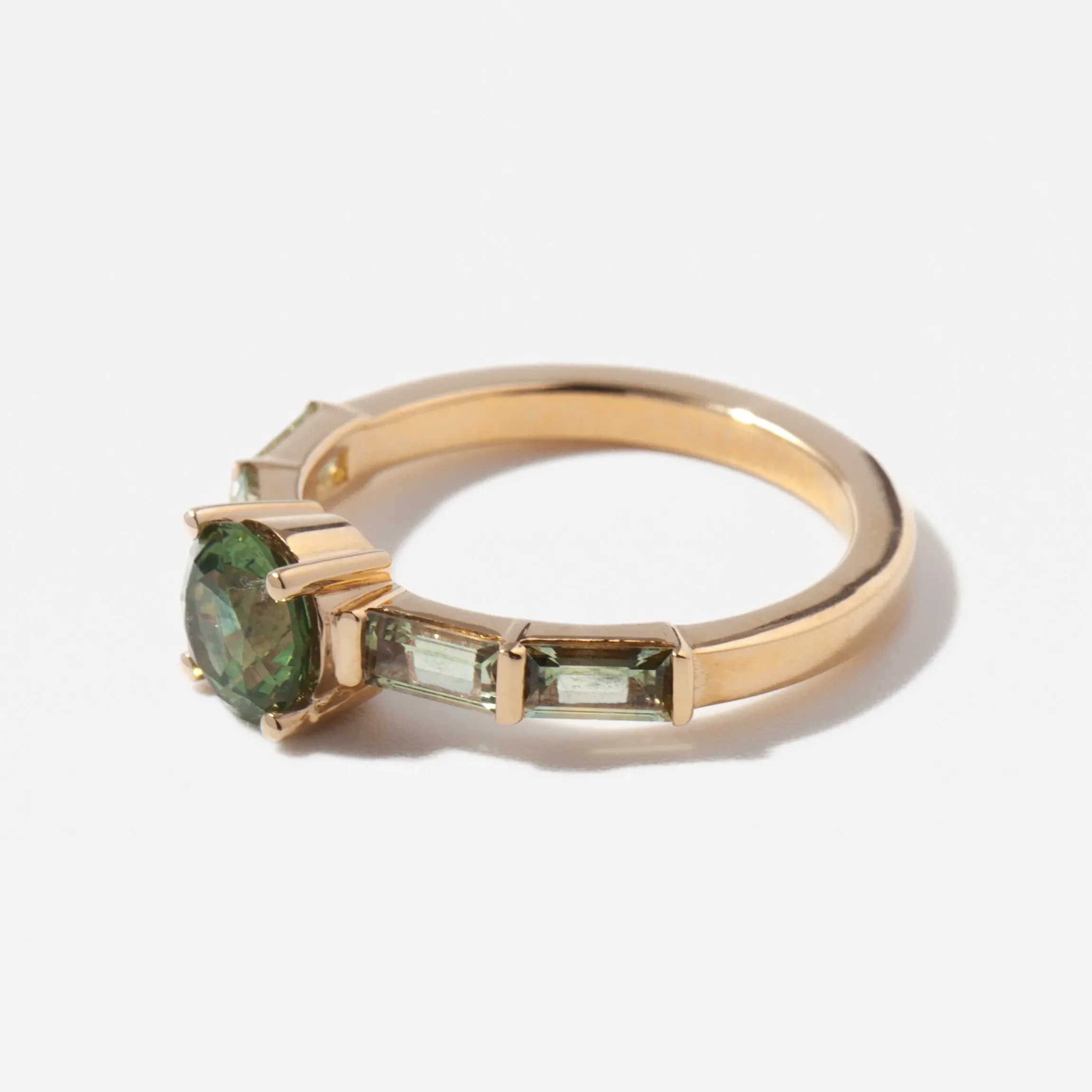 1.33 ct Nogsaeg Round Montana Sapphire Ring