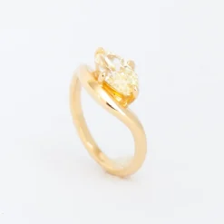 1.52 ct Oval Diamond Piscine Ring
