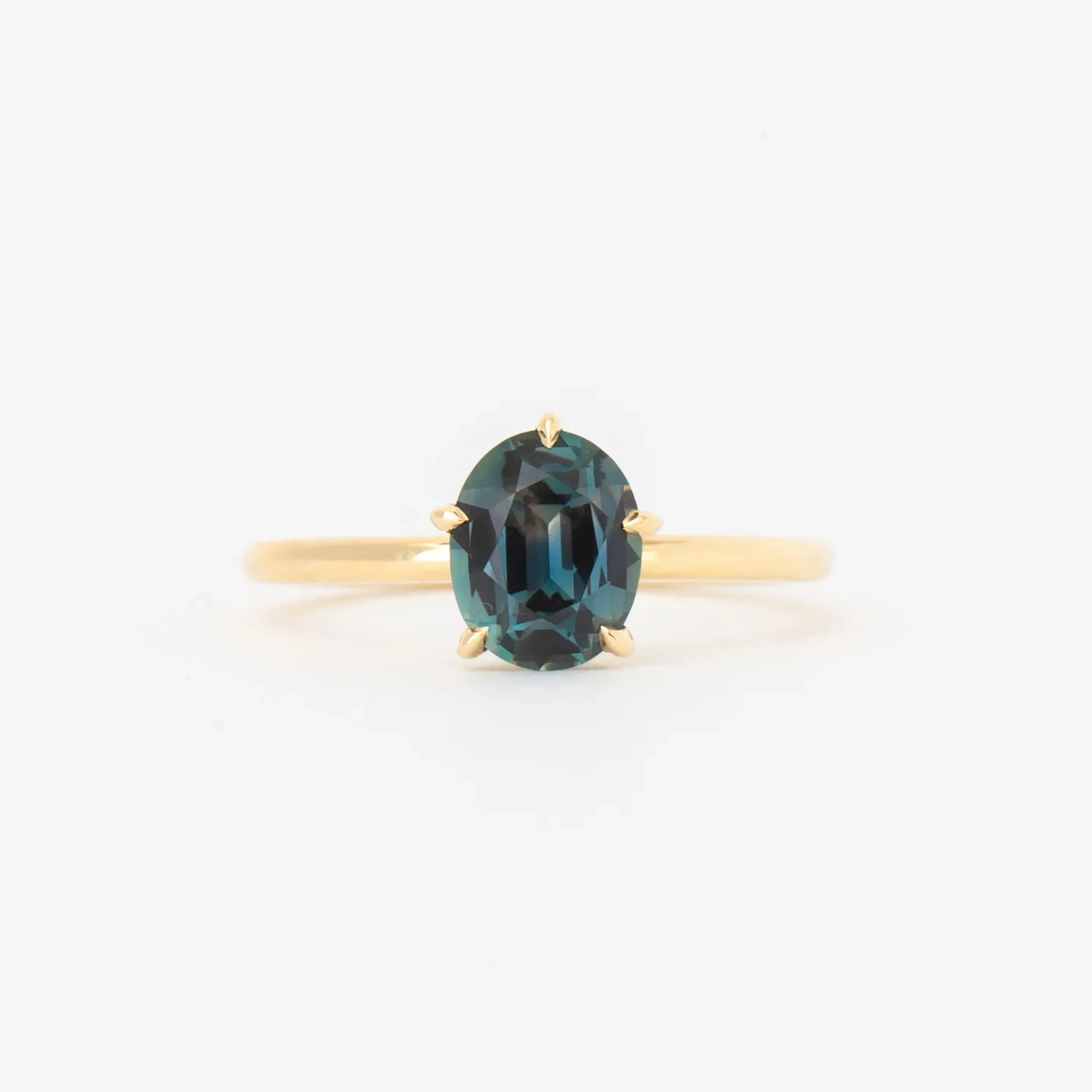 1.56 ct Oval Montana Color-Change Sapphire Vault Ring