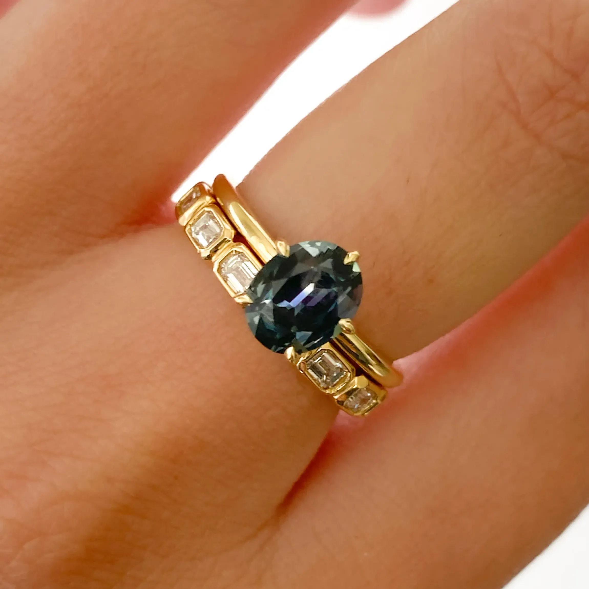 1.56 ct Oval Montana Color-Change Sapphire Vault Ring