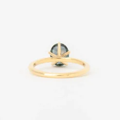 1.56 ct Oval Montana Color-Change Sapphire Vault Ring