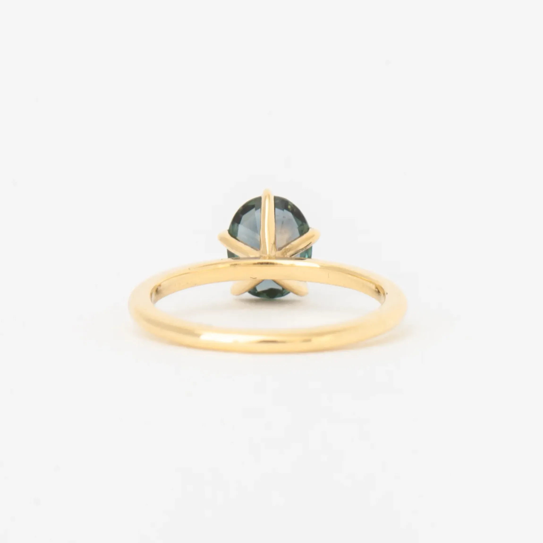 1.56 ct Oval Montana Color-Change Sapphire Vault Ring