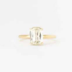 2.50 ct Scissor-cut Diamond Coursiere Ring