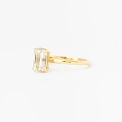 2.50 ct Scissor-cut Diamond Coursiere Ring