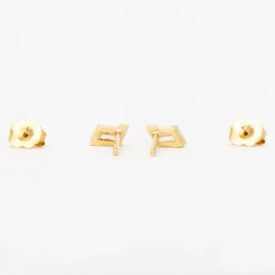 0.45 ctw Rhombus Diamond Temple Half-Bezel Studs