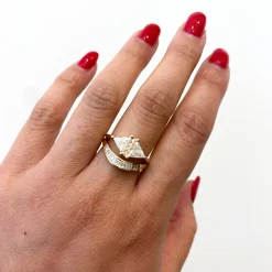 Curved Baguette Diamond Wedding Band