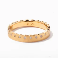 Diamond & Matte Gold Scalloped Eternity Band