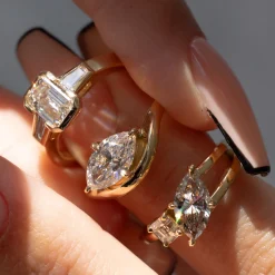 Emerald-cut Ponte Three-Stone Ring