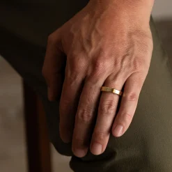 Finn 4mm Polished Band