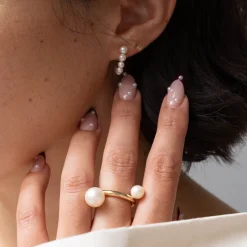 Petit Boucle de Perle Earrings