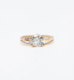 Snowy Diamond Ring