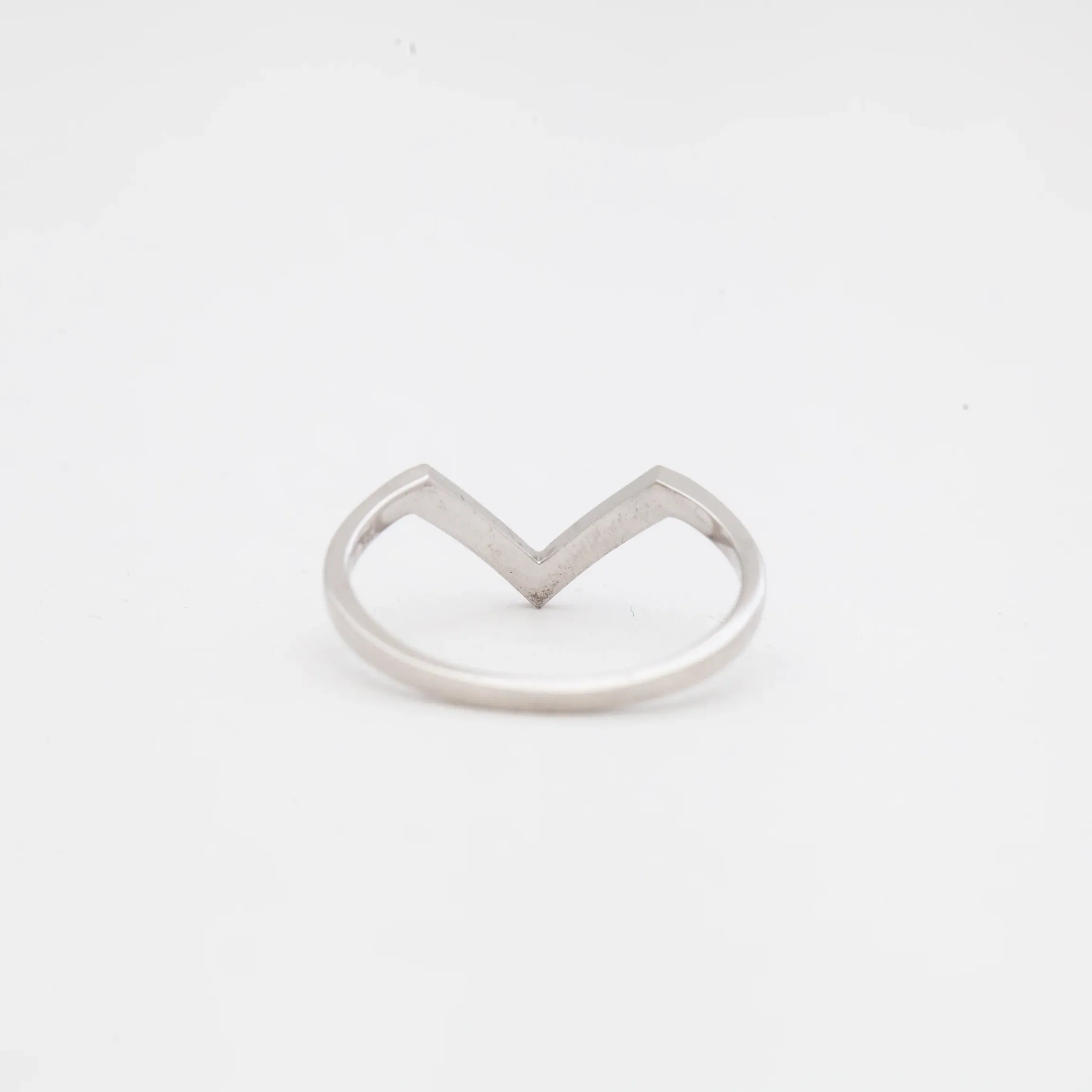White Gold White Diamond Chevron Bea Band